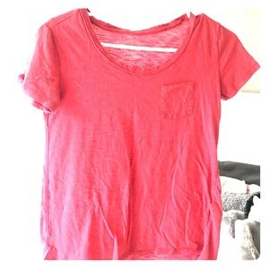 pink t-shirt